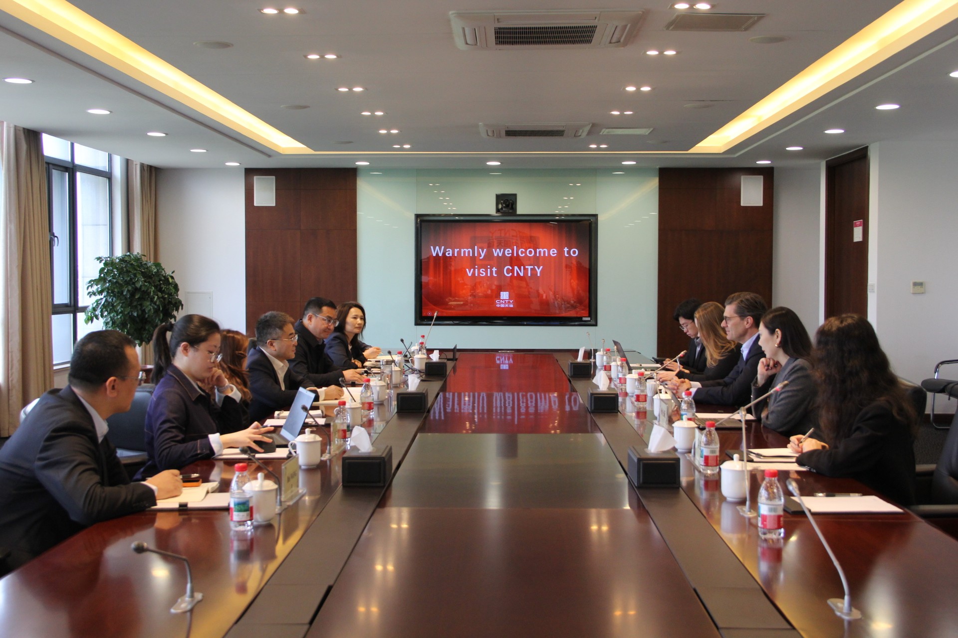 中国天楹董事长严圣军会见 BP 集团生物燃料业务高级副总裁 Philipp Schoelzel 一行 共建中欧绿色能源供应链 推动电制燃料规模化发展